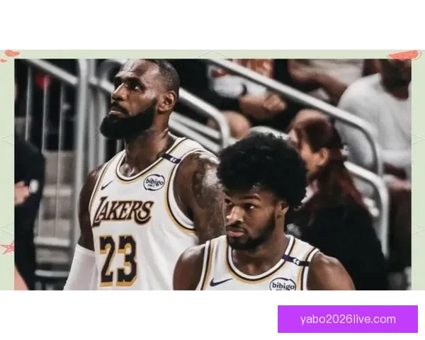NBA历史首次父子连线 詹姆斯传球布朗尼外线三分命中